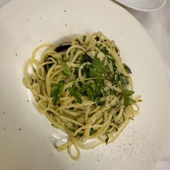 Renato's Palm Beach - Linguine alle Vongole - Italian Near Me - Palm Beach, Florida Renato's Palm Beach - Linguine alle Vongole - Italian Near Me - Palm Beach, Florida