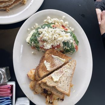 Maureen's Kitchen - egg white feta spinach - Breakfast & Brunch Near Me - Smithtown, New York