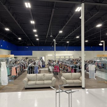 Good Stuff Thrift - The middle section of the store. They still have a left and a right side! Huge location! - Thrift Stores Near Me - Huntingdon Valley, Pennsylvania Good Stuff Thrift - The middle section of the store. They still have a left and a right side! Huge location! - Thrift Stores Near Me - Huntingdon Valley, Pennsylvania