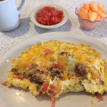 Hurricane's Restaurant & Drive-In - Vegetarian Omelet with Ham & Fruit - Diners Near Me - Albuquerque, New Mexico