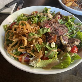 Final Draft Brewing Company - Filet Mignon Steak Salad - Breweries Near Me - Redding, California