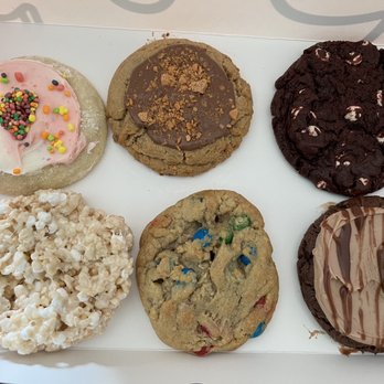 Crumbl - Buford - Strawberry limeade, butterfinger, red velvet, rice crispy, m&m, and chocolate malt - Bakeries Near Me - Buford, Georgia Crumbl - Buford - Strawberry limeade, butterfinger, red velvet, rice crispy, m&m, and chocolate malt - Bakeries Near Me - Buford, Georgia