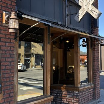 Train Wreck Bar - Sports Bars Near Me - Burlington, Washington