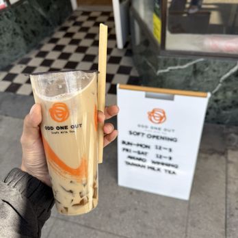 Odd One Out Tea Pasadena - Golden Buddha w/ Jasmine Silk Boba & Oatmilk - Bubble Tea Near Me - Pasadena, California Odd One Out Tea Pasadena - Golden Buddha w/ Jasmine Silk Boba & Oatmilk - Bubble Tea Near Me - Pasadena, California