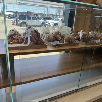 Paris Baguette - Bakeries Near Me - Mississauga, Ontario