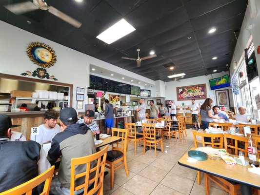 Taqueria Hecho en México by null