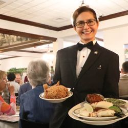 Joe's Stone Crab - Our server, Lorena, a 29-year veteran at Joe's provided the best possible service that could be expected.