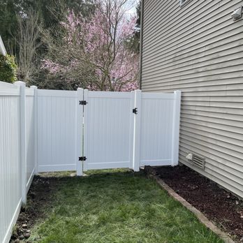 Landmark Creations - This is a 6' tall white privacy vinyl fence. - Fences & Gates Near Me