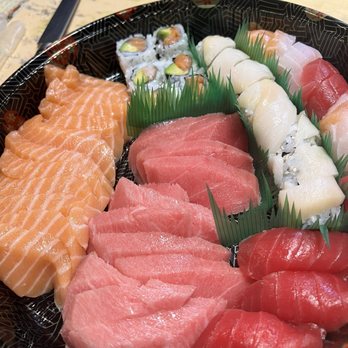 Sushi Weng - Quality Sushi & Sashimi Combo - Sushi Bars Near Me - Waterford Charter Township, Michigan