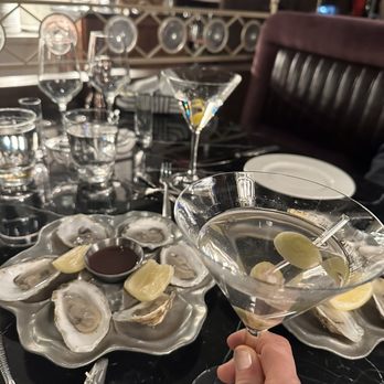 Grill on 21 - Steakhouses Near Me - Chicago, Illinois Grill on 21 - Steakhouses Near Me - Chicago, Illinois