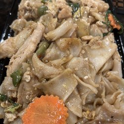 Real Thai - Drunken Noodles (with Chicken)