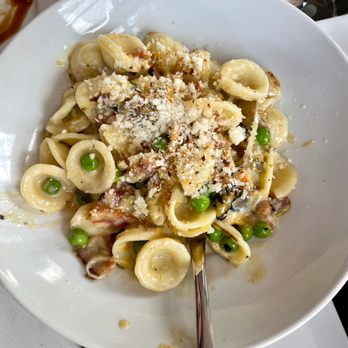 Coyote Cafe - Green chile Mac and Hatch Green Chile Mac & Cheese with Bacon - New American Near Me - Santa Fe, New Mexico