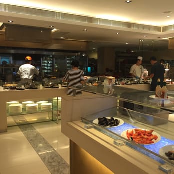 綠茵閣餐廳 - Working hard!!! - Restaurants Near Me - Hong Kong, HK