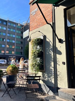 Wulff & Konstali - Islands Brygge by null