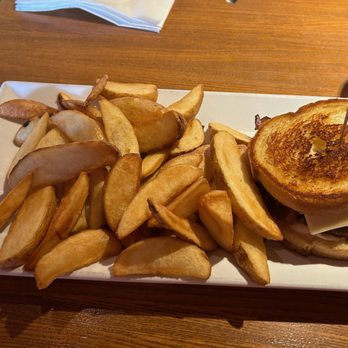 Bob's Burgers & Brew - Grilled Sourdough Burger with a generous portion of JoJo's. - Burgers Near Me - Burlington, Washington