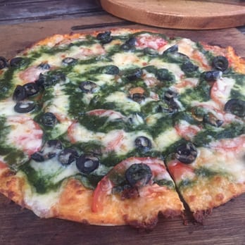 The Pour House - Mama Mia veggie pizza - Breweries Near Me - Hahei, WKO