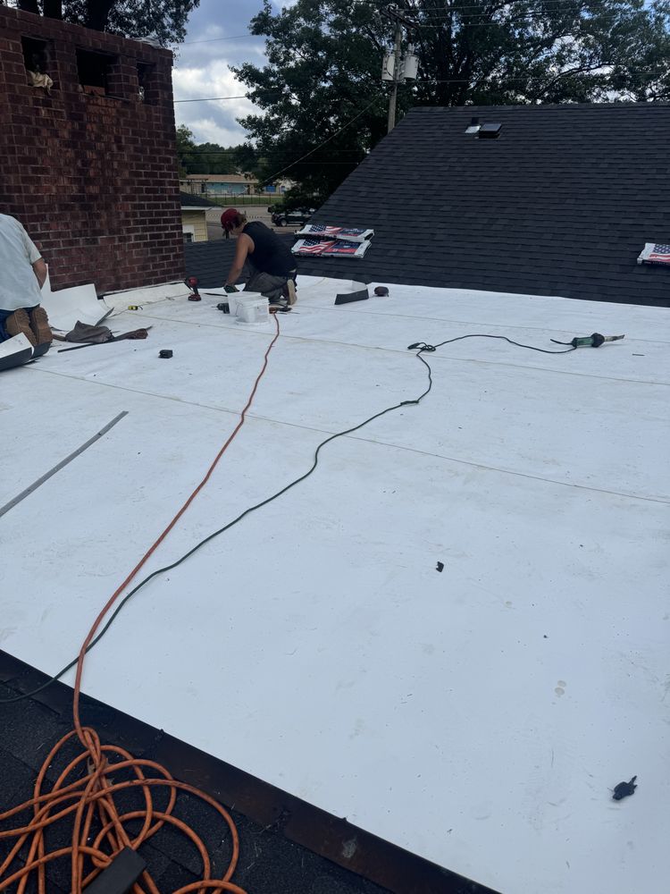 Slide of Robbie Melton Roofing