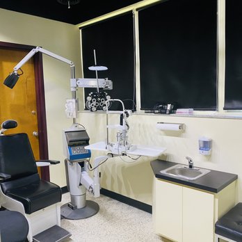 Parkside Eyecare - Exam rooms - Optometrists Near Me - Edmond, Oklahoma Parkside Eyecare - Exam rooms - Optometrists Near Me - Edmond, Oklahoma