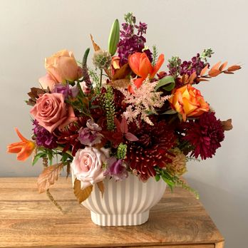 Canvas Blooms - Florists Near Me Canvas Blooms - Florists Near Me
