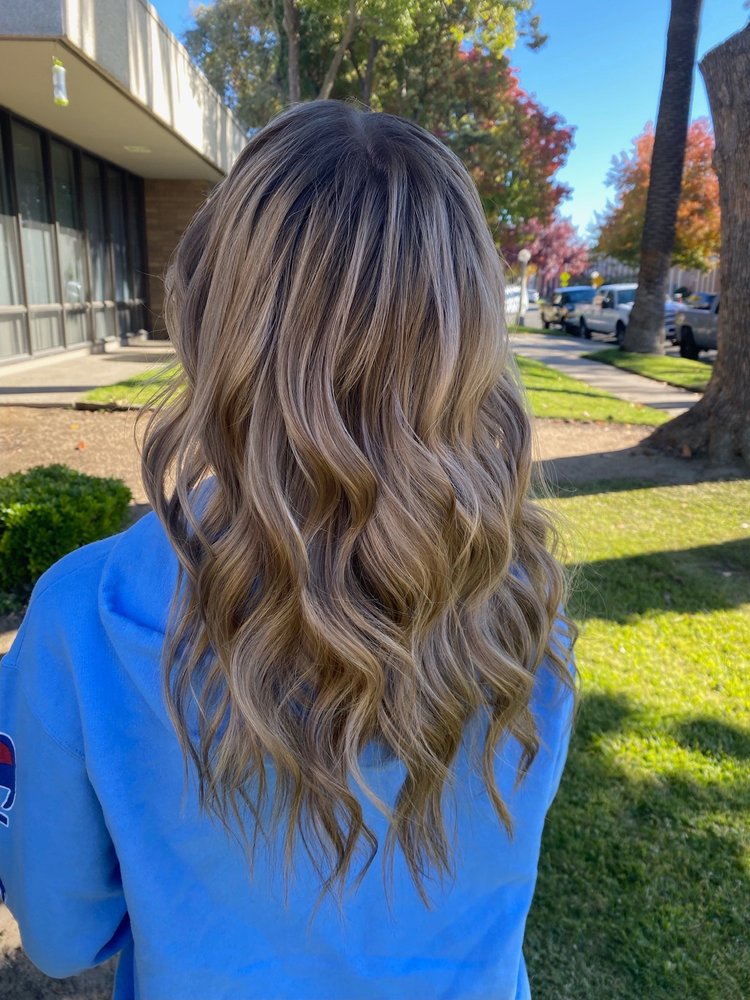 SALON W Updated August 2024 21 Photos & 34 Reviews 321 W Elm St