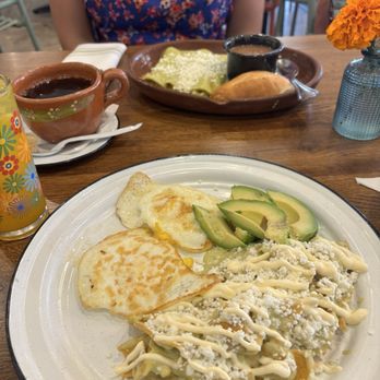 Cucharita - Chilaquiles de la semana and Enchiladas poblanas - Bakeries Near Me - Houston, Texas