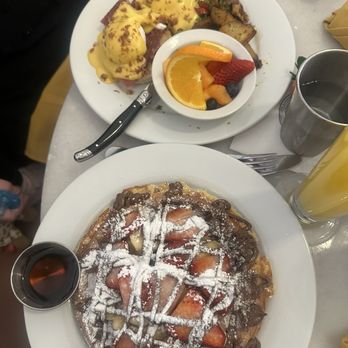 Immigrant Son Caffe - New American Near Me - Ventura, California