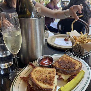 LUXBAR - Rueben - Bars Near Me - Chicago, Illinois LUXBAR - Rueben - Bars Near Me - Chicago, Illinois