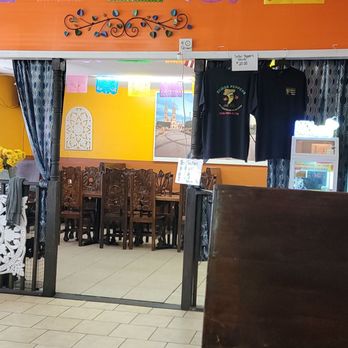 Senor Pepper's Tacos y Mariscos - Special large dining room - Mexican Near Me - Pierson, Florida Senor Pepper's Tacos y Mariscos - Special large dining room - Mexican Near Me - Pierson, Florida