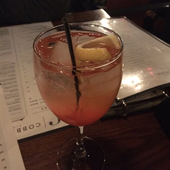 Cobblestone Zionsville - Strawberry rosé - Bars Near Me - Zionsville, Indiana