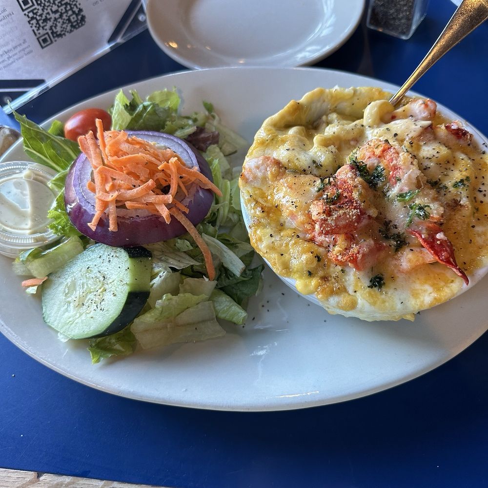 Boston Sail Loft - Lobster Mac and Cheese - Bars Near Me - Boston, Massachusetts Boston Sail Loft - Lobster Mac and Cheese - Bars Near Me - Boston, Massachusetts