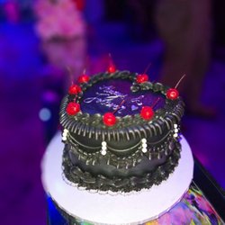 Mary's Cakes - Vintage Heart Cake with Glitter Cherries