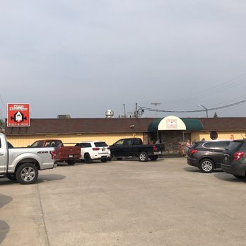 Harvey Hinklemeyers - Outside the restaurant - Pizza Near Me - Peru, Indiana