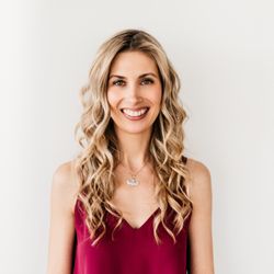 SKN Holistic Rejuvenation Clinic - Amanda Beisel  / Founder