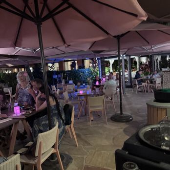 Mai Tai Bar - Seating area - Cocktail Bars Near Me - Honolulu, Hawaii
