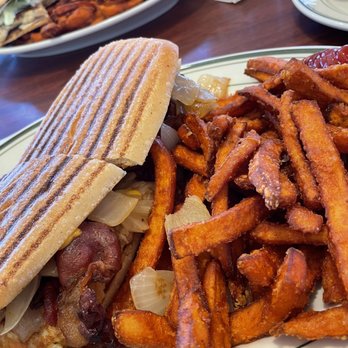 Laurel Diner - Diners Near Me - Long Beach, New York