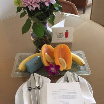 Halekulani Hotel - Welcome papaya and cookies - Hotels Near Me - Honolulu, Hawaii Halekulani Hotel - Welcome papaya and cookies - Hotels Near Me - Honolulu, Hawaii