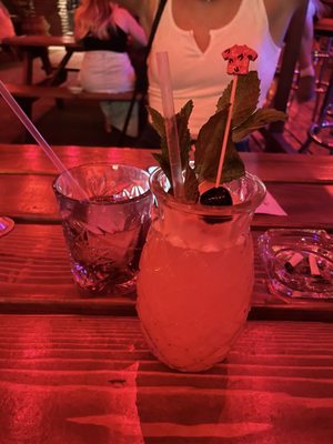 Luckys Indoor Outdoor by null