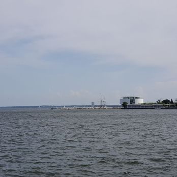 Veteran's Park - Parks Near Me - Milwaukee, Wisconsin