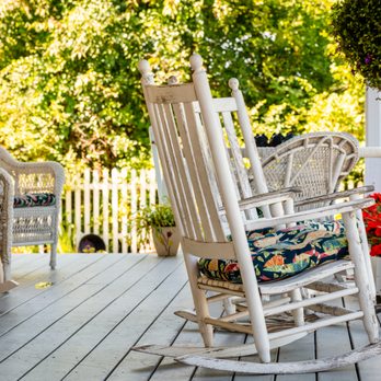 Lakeview Inn - Enjoy a relaxing evening after a long day of fun by sitting on our large covered porch sipping your favorite Ice cold drink. - Bed & Breakfast Near Me - Naples, Maine