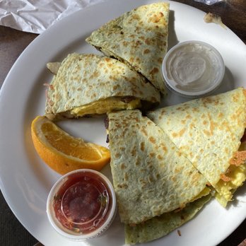 Mount Si Golf Course Restaurant - Spinach, tortilla omelette - American Near Me - Snoqualmie, Washington