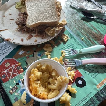 Saw's BBQ Leeds  - The disgusting  Mac and cheese - Barbeque Near Me - Leeds, Alabama