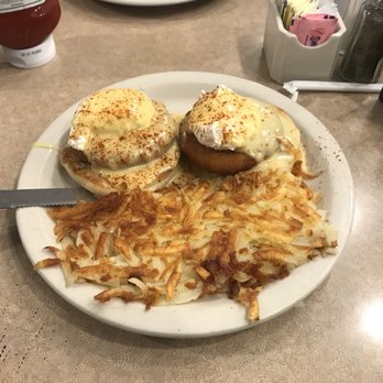 Bill's Cafe - Crab cake eggs Benedict - American Near Me - San Jose, California Bill's Cafe - Crab cake eggs Benedict - American Near Me - San Jose, California