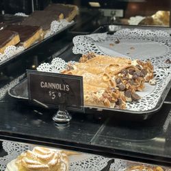 Chill Ice Cream Bar - Cannolis