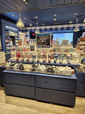 Bath & Body Works by null