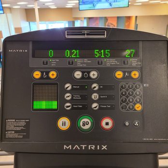 LA Fitness - Treadmill with your personal AC - Gyms Near Me - Houston, Texas