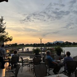 Passerella Ristorante & Wine Bar - Outdoor seating by the lake.