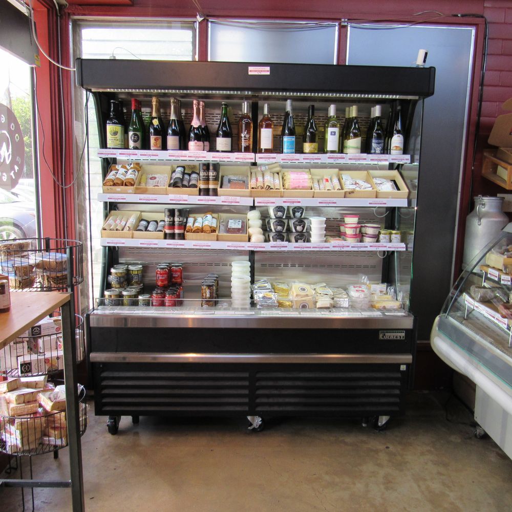 Antonelli's Cheese - Grab & Go Case - Cheese Shops Near Me - Austin, Texas Antonelli's Cheese - Grab & Go Case - Cheese Shops Near Me - Austin, Texas