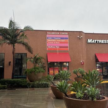 AMC Fallbrook 7 - Cinema Near Me - West Hills, California