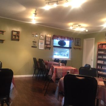 Theresa's Delectables - Seating area - Bakeries Near Me