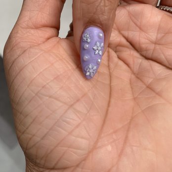 Nail Gloss - Broken snowflakes - Nail Salons Near Me - Sterling Heights, Michigan